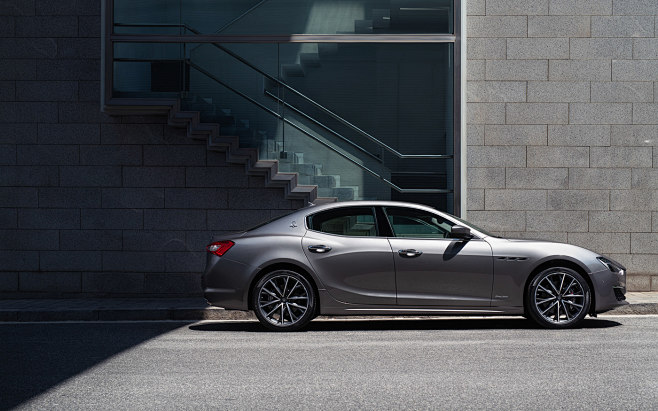 Maserati Ghibli Gran...