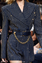 Bella Hadid for Michael Kors Collection S/S 2020～✨✨✨

Bella女士演绎的这套MK#闪钻西服#好美好华丽，深蓝色的条纹西装连体服宛如天幕被撒上了满天繁星，行走之间璀璨夺目自带特效～ ​​​​