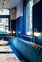 @設計美學志
伦敦「Clerkenwell Grind」餐厅设计，活泼俏皮的珊瑚橘色，与亮眼的宝石蓝爆发出色彩的活力感！

探店 ／ 咖啡馆 ／ 酒吧 ／ 公装 ／ 摄影

Biasol | Paul Winch-Furness 
