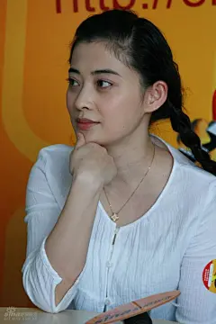 @大V宝剑 ⇐点击获取更多 壁纸 美图 桌面壁纸 分镜 摄影 生活摄影 服饰摄影 美食摄影 花艺摄影 动物 名画 风景 动漫