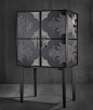 VINTAGE COCKTAIL CABINET A1225 - Cocktail cabinet in black crackled lacquer with grey black suede detailing.: 