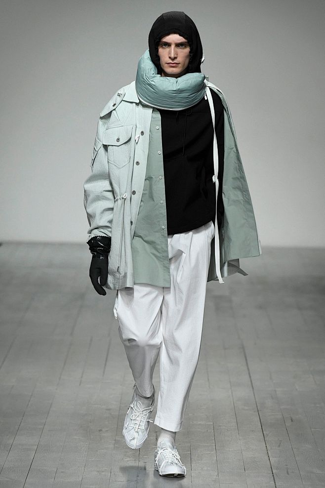 55_STAF_MEN_SS19_016...