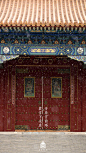 #紫禁城的初雪#，扣了朱门，染了琉璃，傍了湖石，幂了小松~