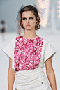 【多图】Chanel香奈儿2021年春夏高级成衣时装发布秀__VOGUE时尚网