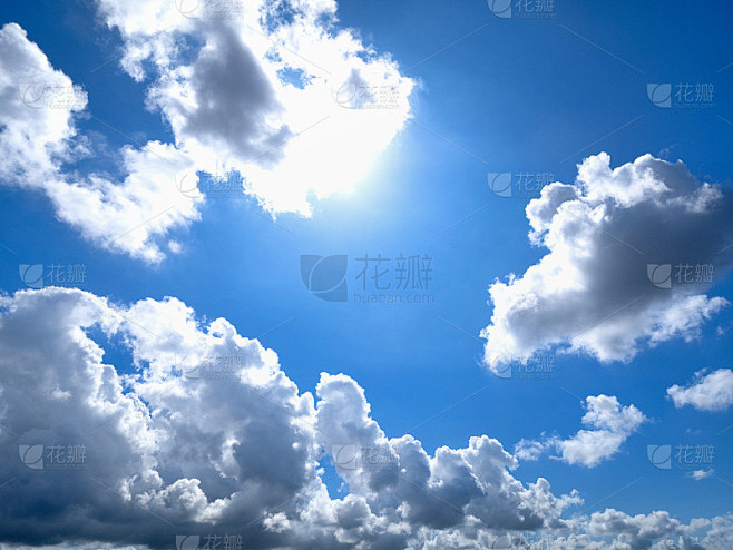 东京夏天的天空和云