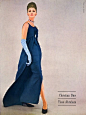 1962。克里斯汀·迪奥以美丽、优雅为设计理念，采取精致、简单的剪裁，以品牌为旗帜，以法国式的高雅和品位为准则，坚持华贵、优质的品牌路线，迎合上流社会成熟女性的...(754A7)