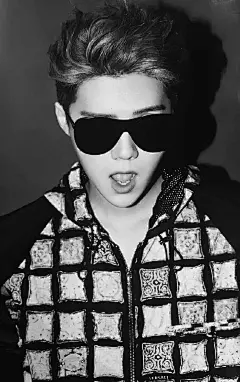 鹿晗 M鹿M exo 微博截图 高清 明星小鲜肉 美男 美图 人物壁纸 组图 狍狍帅帅哒 怀挺怀挺 出处见logo