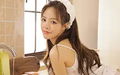 私房性感养眼美女图片桌面壁纸