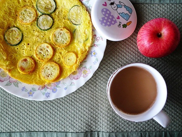 105/365 笋瓜煎蛋饼+苹果+咖啡