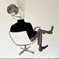 海外纽约艺术家、插画家Christoph Niemann的创意个性插画《我的大脑有点闲》，运用了日常生活用品的元素，盐罐子，人物插画，椅子等设计手绘素材相结合，塑造了一张搞笑又富有寓意的生活艺术插画。