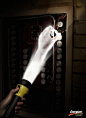 劲量手电筒平面广告：黑暗中的好帮手。