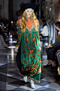 Gucci Resort 2020 Fashion Show : The complete Gucci Resort 2020 fashion show now on Vogue Runway.