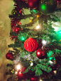 3D打印的圣诞树挂件，节日快到啦。模型文件可点击图片进入下载。设计师 Kirby Downey #装饰# #节日# #艺术# #客厅# #创意# #科技# #飘窗# #3D打印# #冬天# #圣诞节#