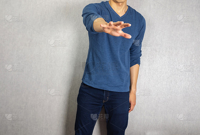 人做伸手手势