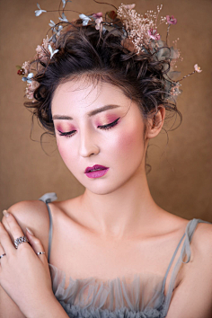 影集彩红化妆女人图象彩红口红印嘴唇膏