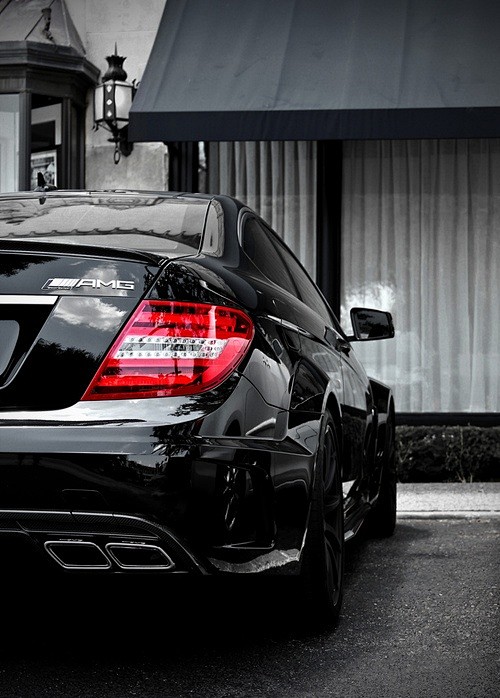 Mercedes-Benz C63 AM...