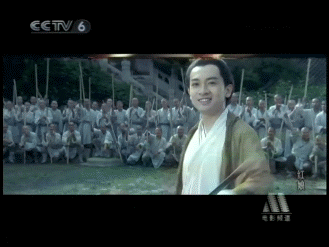 来见识一下什么叫：笑得一脸纯良无害