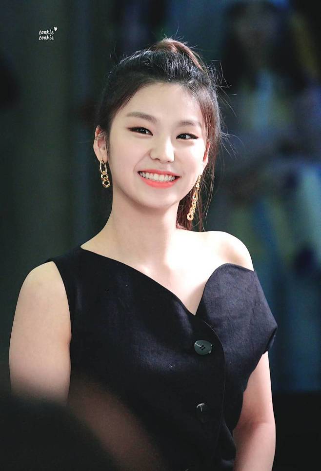 ITZY 黄礼志