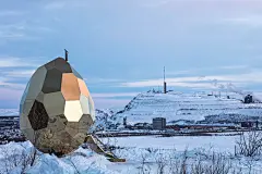 A Mirrored Golden Egg Sauna is Hatched in Sweden : Architects Bigert &amp; Bergstrom recently unveiled Solar Egg, an egg-shaped wood-burning sauna that can seat up to 8 people. The project is part of an urban redevelopment effort lead by developer Riksbyg