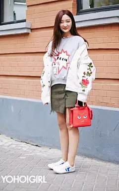 GILLIVO嘉里奥红色表情包《YOHO!GIRL》混搭摩登LOOK_图库_资讯_中国时尚品牌网