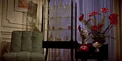 - 布景   服装 in Written on the Wind (1956)  dir. Douglas Sirk  色彩和构图还不错，尤其室内设计很凸显人物，中国风那一套惊艳 ​￿304781320
