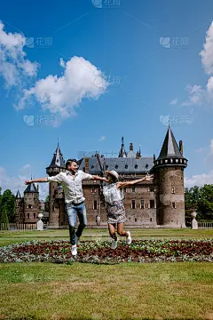 荷兰Kasteel de Haar城堡位于荷兰乌得勒支，目前的建筑都是在原有城堡的基础上建造的，始建