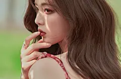 杨超越性感碎花裙写真图片壁纸