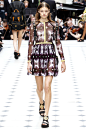 Burberry Spring 2016 Ready-to-Wear Fashion Show : See the complete Burberry Spring 2016 Ready-to-Wear collection.