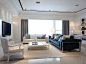#简欧风格# #客厅# #沙发# 简欧风格的客厅，装修设计的主色调为白色，搭配湖蓝的沙发，很是休闲舒适。