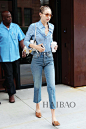 吉吉·哈迪德 (Gigi Hadid) 7月25日离开她位于纽约的公寓