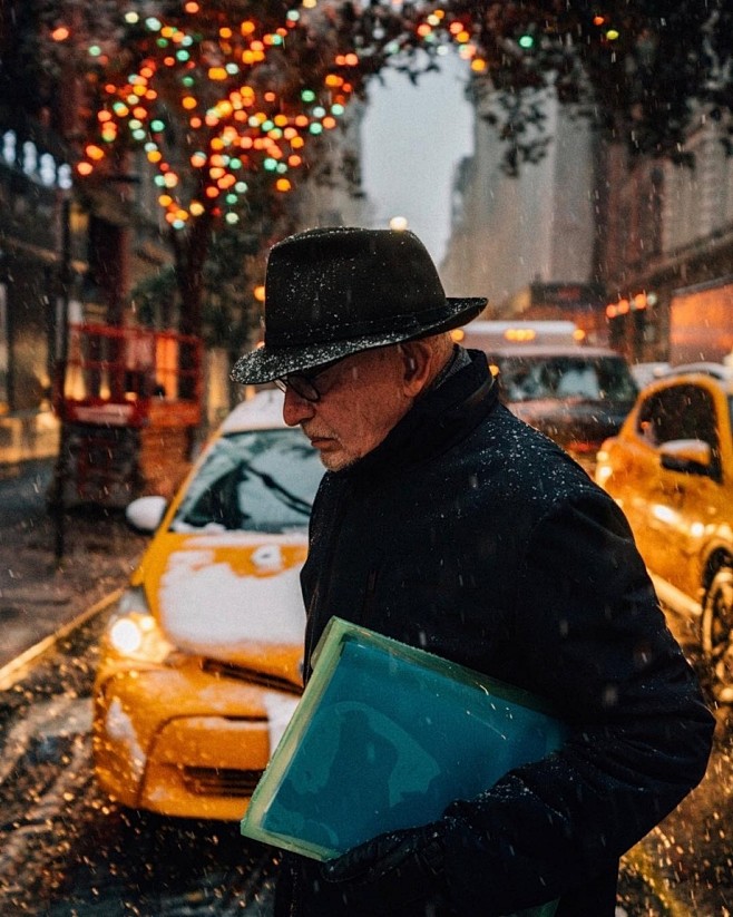 风雪中的城市 | Dave Krugma...