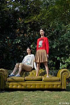 #上新我只说一次# 
它是传统故事里谷仓丰盈的象征
它是财神爷手中守护财运的瑞兽
2020庚子年，值得全家一起穿生肖系列
共享一份幸运“鼠”光~ ​​​​