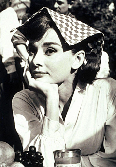 暖阁香箬采集到奥黛丽·赫本（Audrey Hepburn）