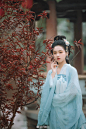                                                                                                     #汉服美女# 

半生浮

疏影斜月河灯/
湖畔悠悠琴声/
仿佛昨夜星辰/...展开全文c                                            