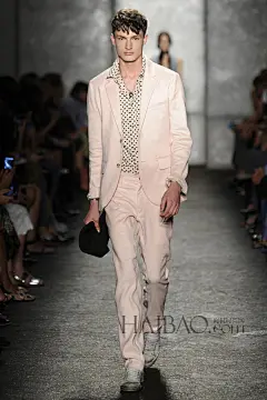 【图】制服脱口秀！Marc by Marc Jacobs 2014春夏女装秀，海报时尚网带你亲临2014春夏纽约时装周_第3页_Marc by Marc Jacobs_海报时尚网