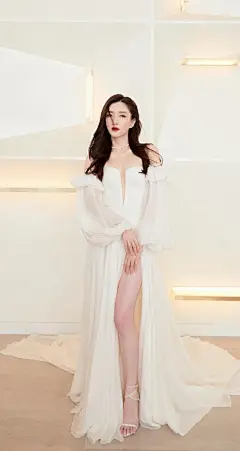 #明星壁纸# 江疏影壁纸，最喜欢她饰演的王漫妮啦！ ​​​​