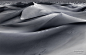 爬上沙漠中最高的一座沙丘回头往沙漠边缘看到这一美丽的曲线。