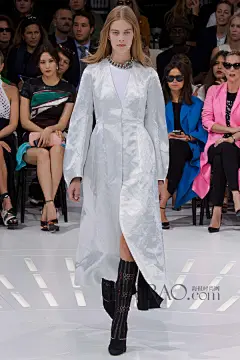 穿梭于历史与未来的摩登！Christian Dior 2015春夏女装秀，海报带你亲临2015春夏巴黎时装周_第12页_Dior