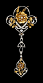 Art Nouveau platinum and yellow gold diamond garland brooch.: 