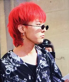 #GD#权志龙#时尚#穿搭#发色#饰品#衣品#明星#韩国明星#INS#BIGBANG#韩流#摄影#写真#帅哥#演唱会#男头#头像#壁纸#服装#香奈儿#