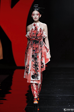 设计师刘江采集到时尚、时装、穿搭