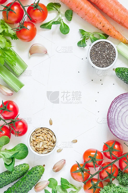上方的新鲜蔬菜在白色的背景。健康有机食品框架。平的。素材-花瓣网