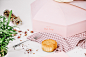 Moon Bakery Mid-Autumn Festival Packaging : Mid-Autumn Festival is the Family reunion holiday, the occasion carrying the special meaning: It is the holiday when every member of the family gather and enjoy under the moonlight. Understanding that, DS-O has 