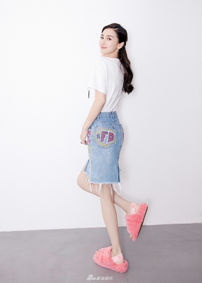angelababy最新写真秀笔直长腿可盐可甜尽显青春活力67676767