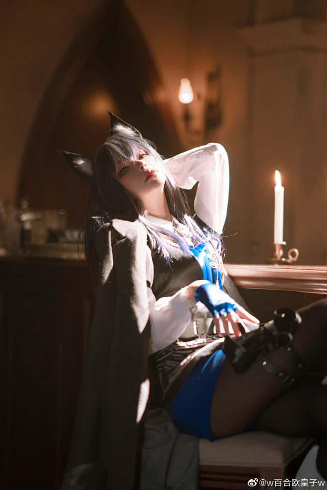 #明日方舟##2022感谢庆典#

卷发...