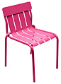 【惊艳的fermob条纹座椅】这款条纹座椅一改花园椅的单调的感受，它用惊艳的彩色系给大家以视觉的冲击。另外，坐上去也是非常的舒服呢，好像有一层软软的垫子一样。彩色线条勾勒出形状的优雅，这样的椅子放在家里，既个性又时尚。