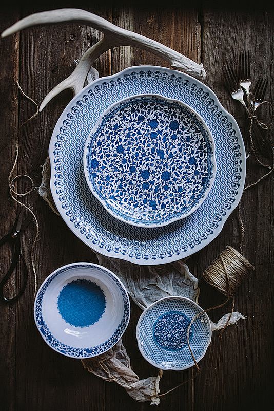 blue patterned dinne...
