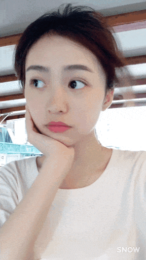 搞笑GIF图：今天店里新来一个美女，加了...