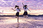 『夏天 沙滩 紫色 晚霞』
平潭之行最惊艳的一刻
：@鲧儿儿
：@楠楠睡了w @小弹猪子
‍：@AlphaStyLe粉红小象 @HIRO_午饭饭

#少女写真##jk日常##人像写真##饭粉班#上海约拍超话 ​​​​