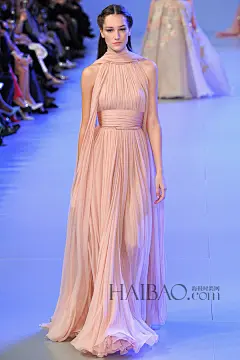 【图】梦幻花海的极致演绎！Elie Saab 2014春夏高级定制秀，海报带你亲临2014春夏巴黎高级定制时装周_第2页_Elie Saab_海报时尚网